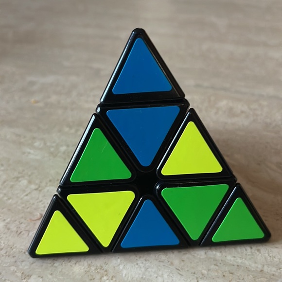 Triangle Rubik’s Cube (unsolved) - Picture 4 of 4
